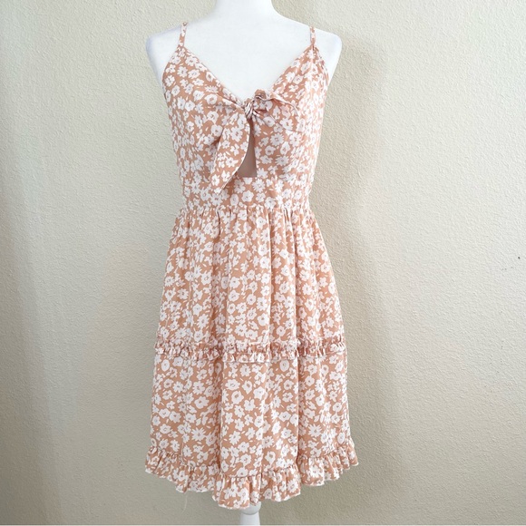 Floral dress size Med/large - Picture 2 of 7